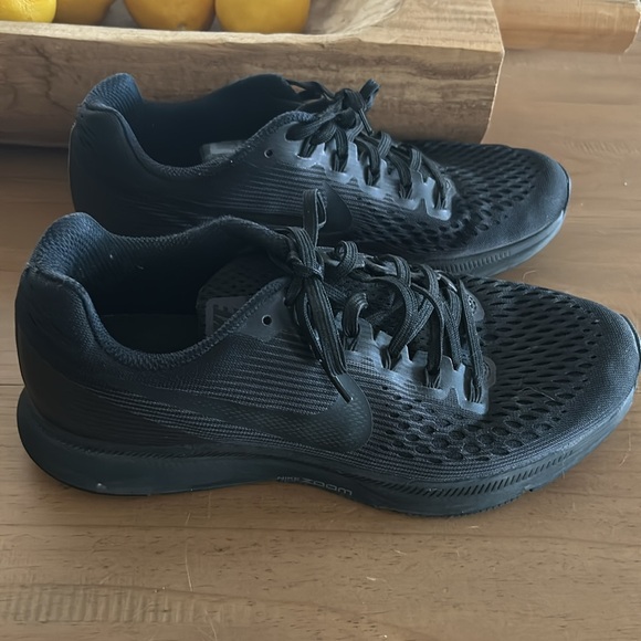 Women’s Nike Zoom - Picture 4 of 8